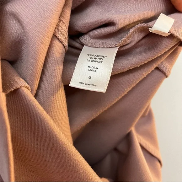 Mock neck slim dress - Picture 8 of 9